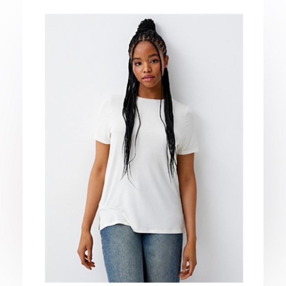 SIMONS - NWT - Ivory Cream Tee for Women